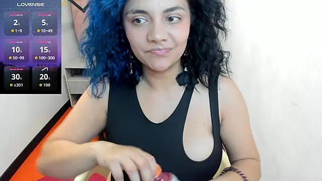 Snapshot of Kiara_Cruz__ chatting on 10/09/25, 08:07 Kiara Cruz online show from 10/09/25, 08:07