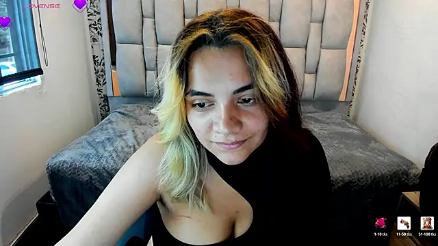 Kiara Cruz   online show from 06/13/26, 07:56