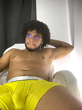 Snapshot of tommyy_love chatting on 09/13/25, 05:29 tommyy love online show from 09/13/25, 05:29