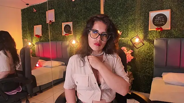 Linagh  online show from 10/01/25, 01:06