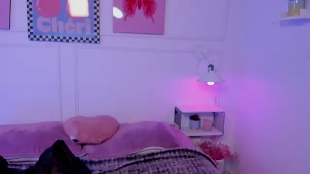 Zoe Lynch  online show from 04/13/26, 11:37