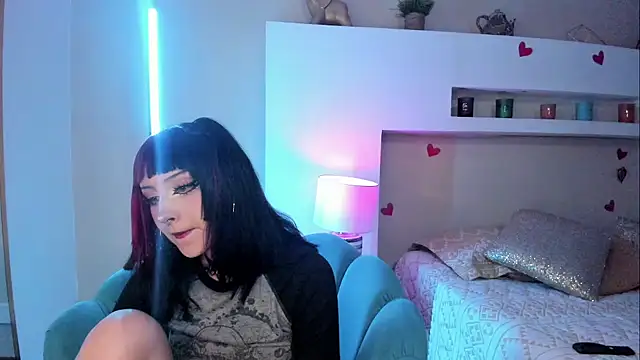 Zoe Lynch  online show from 06/09/26, 12:06