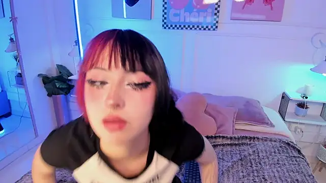 Zoe Lynch  online show from 07/17/26, 12:12