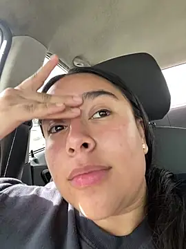 Zoey thompson online show from 04/10/26, 07:29