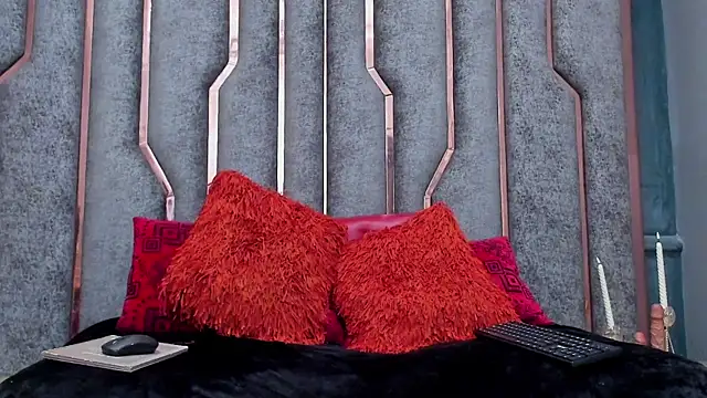 SienaFacchini online show from 12/03/25, 07:23