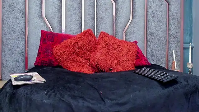 SienaFacchini online show from 12/16/25, 07:30