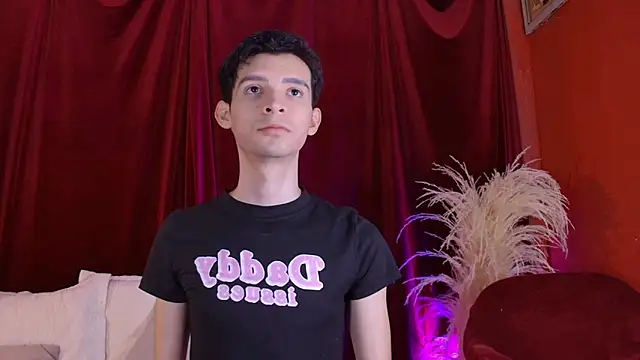 Snapshot of VicenteFerrer chatting on 05/19/26, 01:50 VicenteFerrer online show from 05/19/26, 01:50