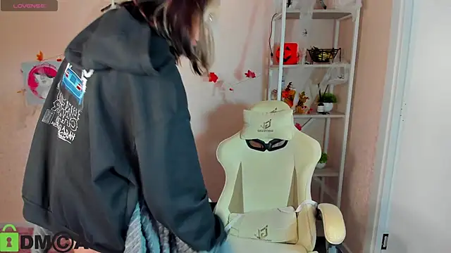 R0cket bunny online show from 11/05/25, 01:05