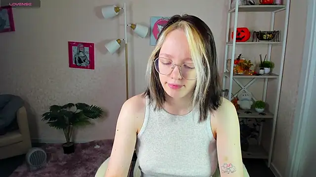 R0cket bunny online show from 11/15/25, 01:03