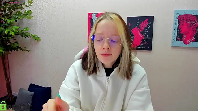 R0cket bunny online show from 12/14/25, 12:38