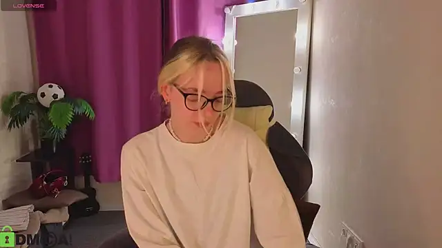R0cket bunny online show from 06/20/26, 12:58