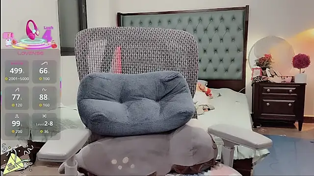 lulu404 online show from 12/15/25, 02:43