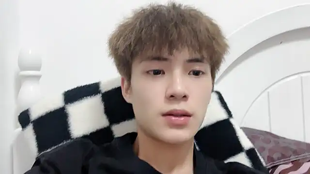 linger2563 online show from 10/10/25, 02:49