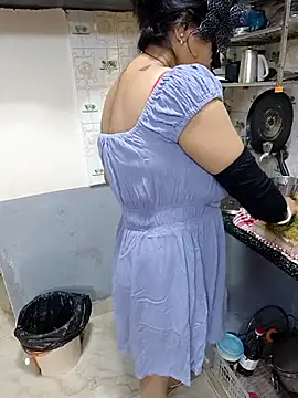 Snapshot of Queen_Nightt chatting on 02/10/26, 03:21 Queen Nightt online show from 02/10/26, 03:21