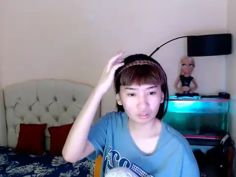 ShantalFoxxy  online show from 04/23/26, 01:13