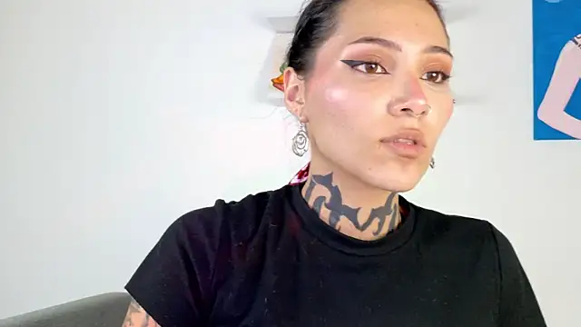 sara queen10 online show from 06/30/26, 05:41