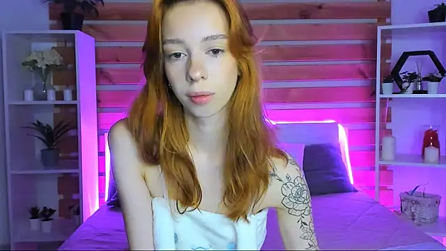 Snapshot of Lori_Williams chatting on 09/15/25, 01:05 Lori Williams online show from 09/15/25, 01:05