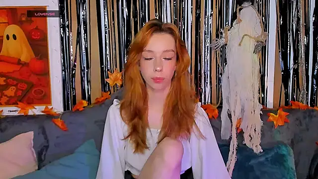 Snapshot of Lori_Williams chatting on 10/27/25, 12:58 Lori Williams online show from 10/27/25, 12:58