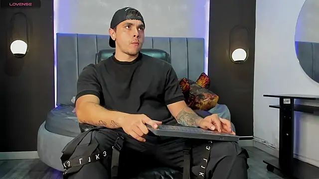 Liam walk  online show from 09/12/25, 08:09