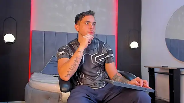 Liam walk  online show from 04/15/26, 12:23