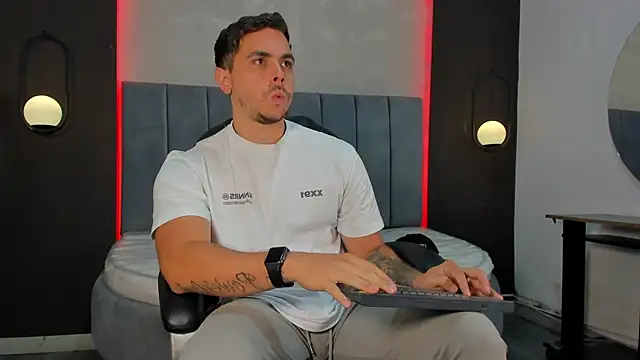 Liam walk  online show from 04/22/26, 06:09