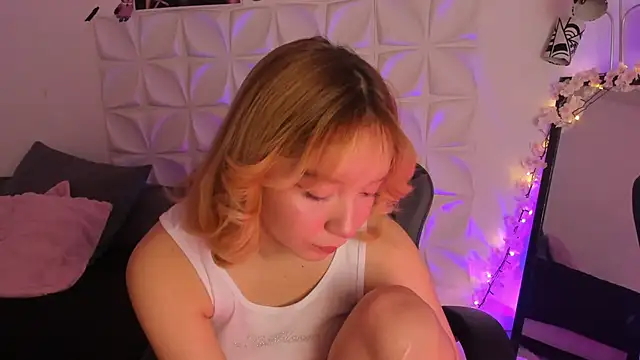 JuliethMoss online show from 11/27/25, 08:22