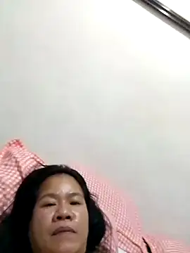 Snapshot of AsianbouncieGIRL chatting on 05/16/26, 12:07 AsianbouncieGIRL online show from 05/16/26, 12:07