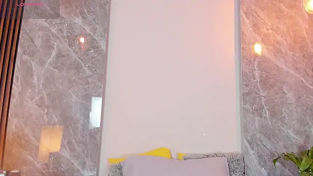 Emma hunter  online show from 10/16/25, 03:51