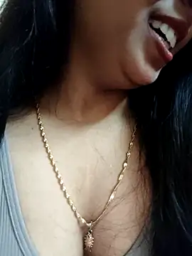 Maahhii 2 online show from 09/28/25, 03:56