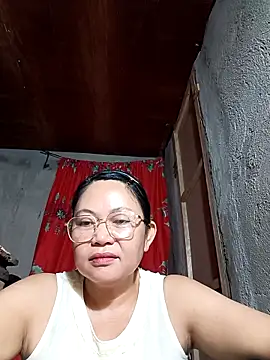 Everleigh mom online show from 10/22/25, 08:08