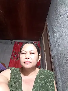 Everleigh mom online show from 11/01/25, 08:22