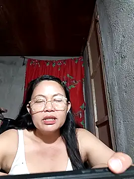 Everleigh mom online show from 11/18/25, 07:57