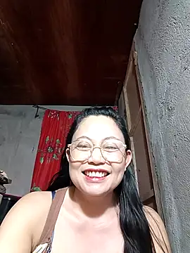 Everleigh mom online show from 11/30/25, 08:13