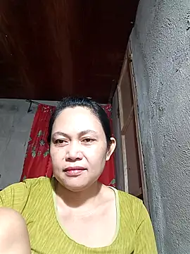 Everleigh mom online show from 12/03/25, 10:24