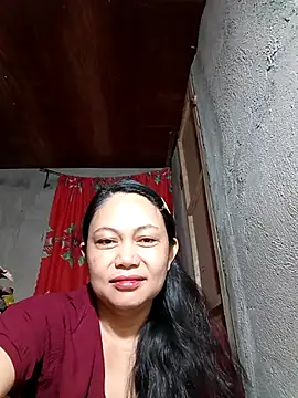 Everleigh mom online show from 12/14/25, 08:02