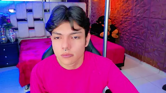 Snapshot of alandelrey57 chatting on 02/07/26, 01:37 alandelrey57 online show from 02/07/26, 01:37