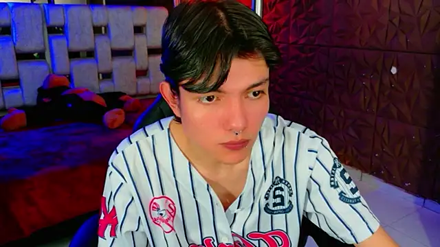 Snapshot of alandelrey57 chatting on 02/19/26, 02:51 alandelrey57 online show from 02/19/26, 02:51