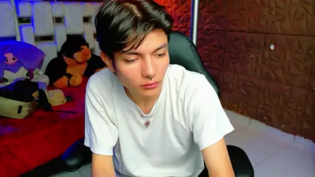 Snapshot of alandelrey57 chatting on 02/23/26, 02:53 alandelrey57 online show from 02/23/26, 02:53