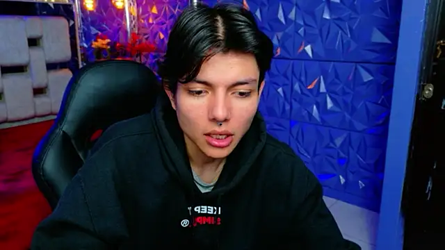 Snapshot of alandelrey57 chatting on 02/25/26, 04:38 alandelrey57 online show from 02/25/26, 04:38