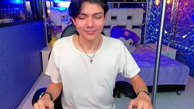 alandelrey57 online show from 04/24/26, 04:04