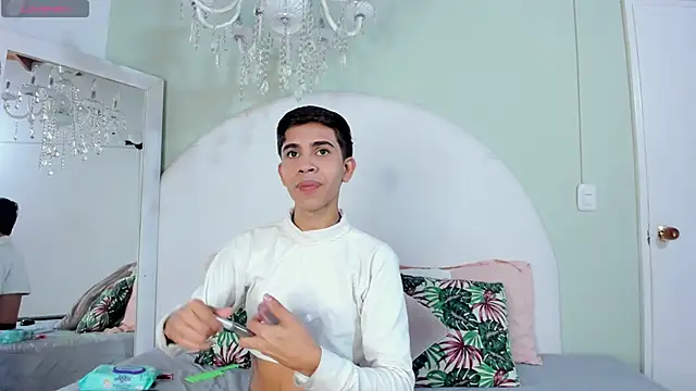 JoshuaSanzz online show from 10/12/25, 03:38