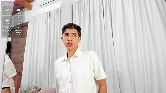 JoshuaSanzz online show from 10/13/25, 03:28