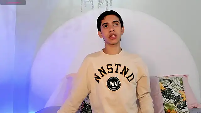 JoshuaSanzz online show from 12/18/25, 02:28