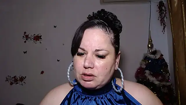 Snapshot of andreea2011 chatting on 10/12/25, 12:37 andreea2011 online show from 10/12/25, 12:37