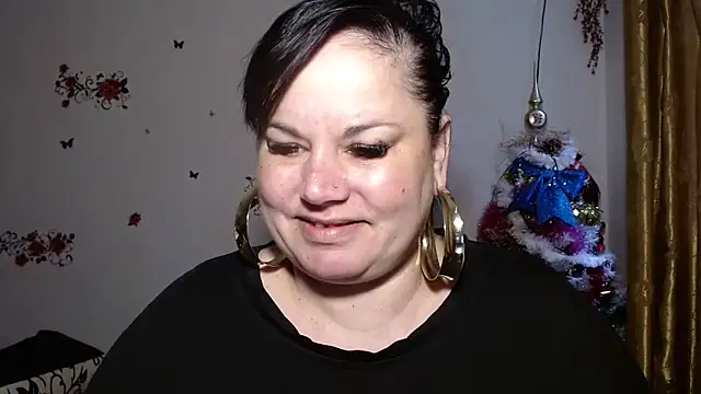 Snapshot of andreea2011 chatting on 10/15/25, 06:46 andreea2011 online show from 10/15/25, 06:46