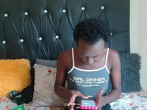 Lsnickykhanyile online show from 10/31/25, 11:44