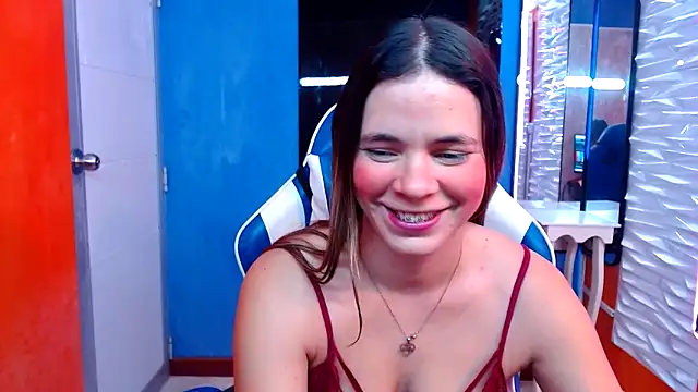 Snapshot of maira_tf chatting on 11/19/25, 04:12 maira tf online show from 11/19/25, 04:12