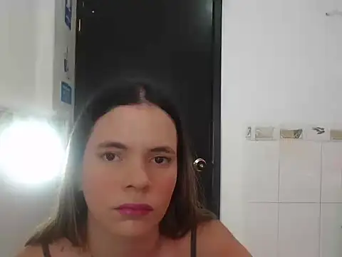 Snapshot of maira_tf chatting on 11/20/25, 04:12 maira tf online show from 11/20/25, 04:12