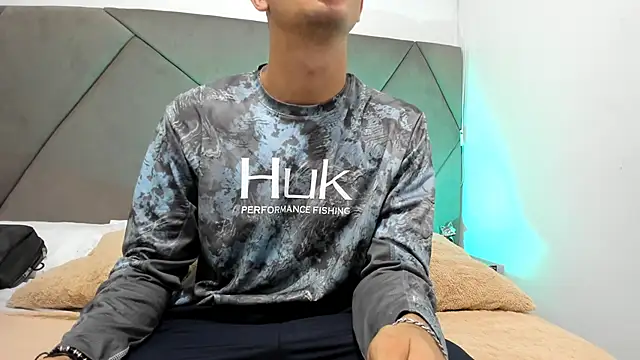 Snapshot of andrew_colleman chatting on 09/20/25, 02:45 andrew colleman online show from 09/20/25, 02:45