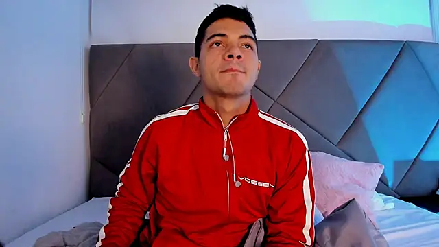 Snapshot of andrew_colleman chatting on 09/28/25, 05:46 andrew colleman online show from 09/28/25, 05:46